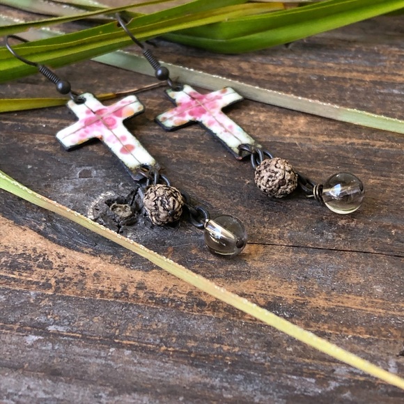 Cross Quartz Earrings - Picture 1 of 7